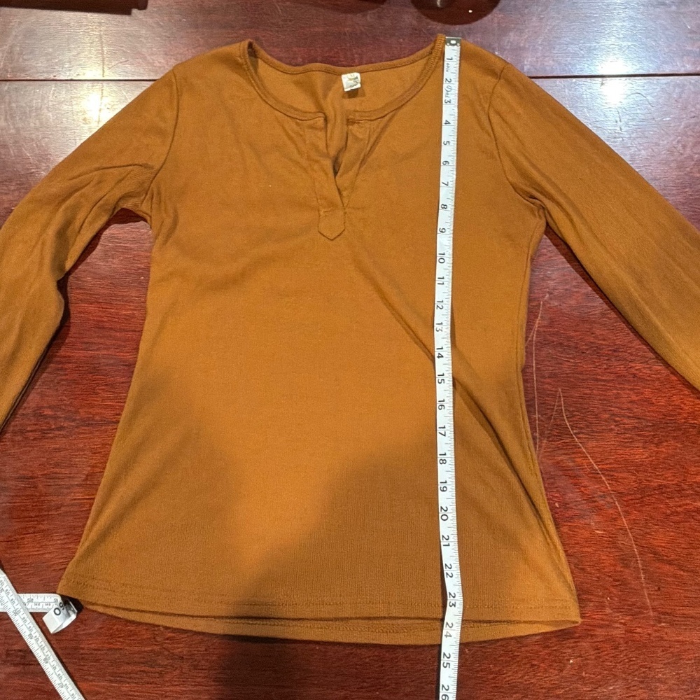 Long Sleeve Light Brown Women's Tee Shirt Size Medium - Picture 6 of 8